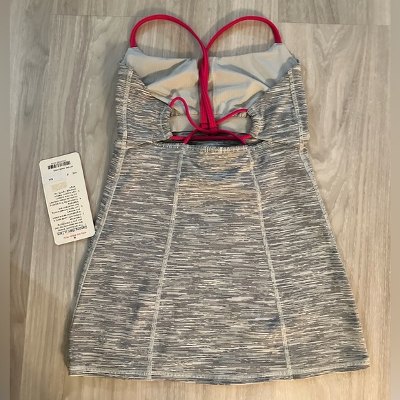 Lululemon Dancing Warrior Tank Top Heathered Black / Raspberry Glow, Size 4 NWT - Picture 6 of 8